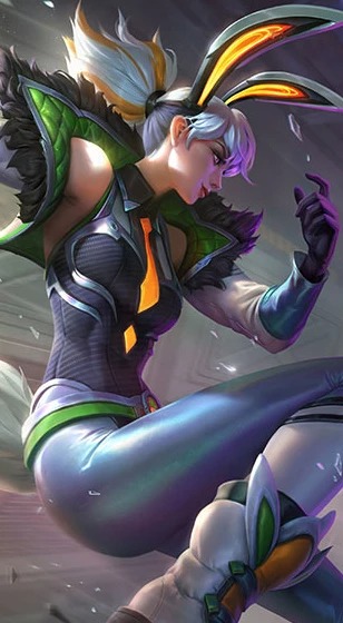 卡塞米罗晒家人在老特拉福德合影：享受每个时刻